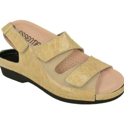 Comfort Class Sandalias|Sandalia De (Essential) En Piel Grabada Charol Con Triple Tira Ajustable De Velcro Y Con Piso De Poliuretano Beige